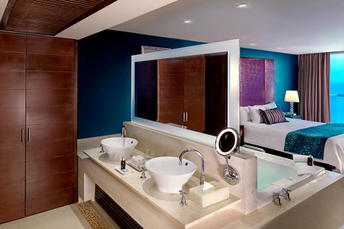 Hard Rock Hotel Cancun - Bathroom
